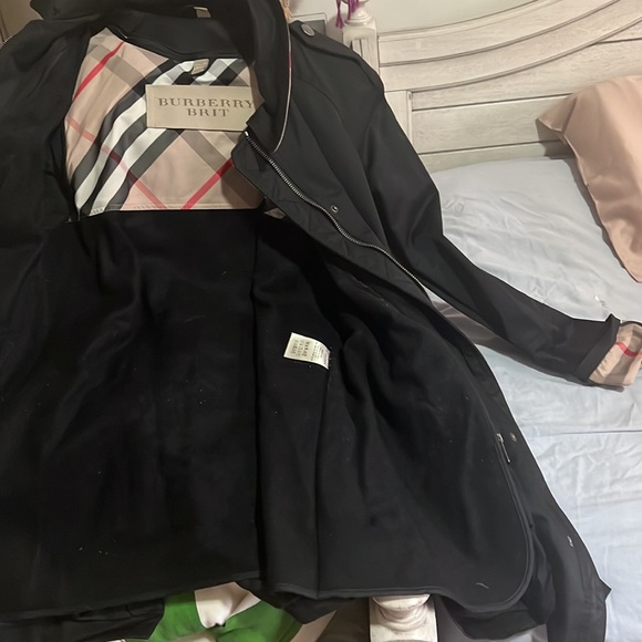 Excellent condition fall trench coat. It is lined on the inside.Hood available. - Picture 3 of 6